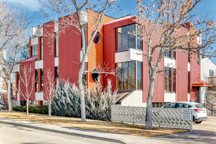 2139 4th Ave NW, Calgary, AB à louer - Photo de l’immeuble – Image 2 sur 6