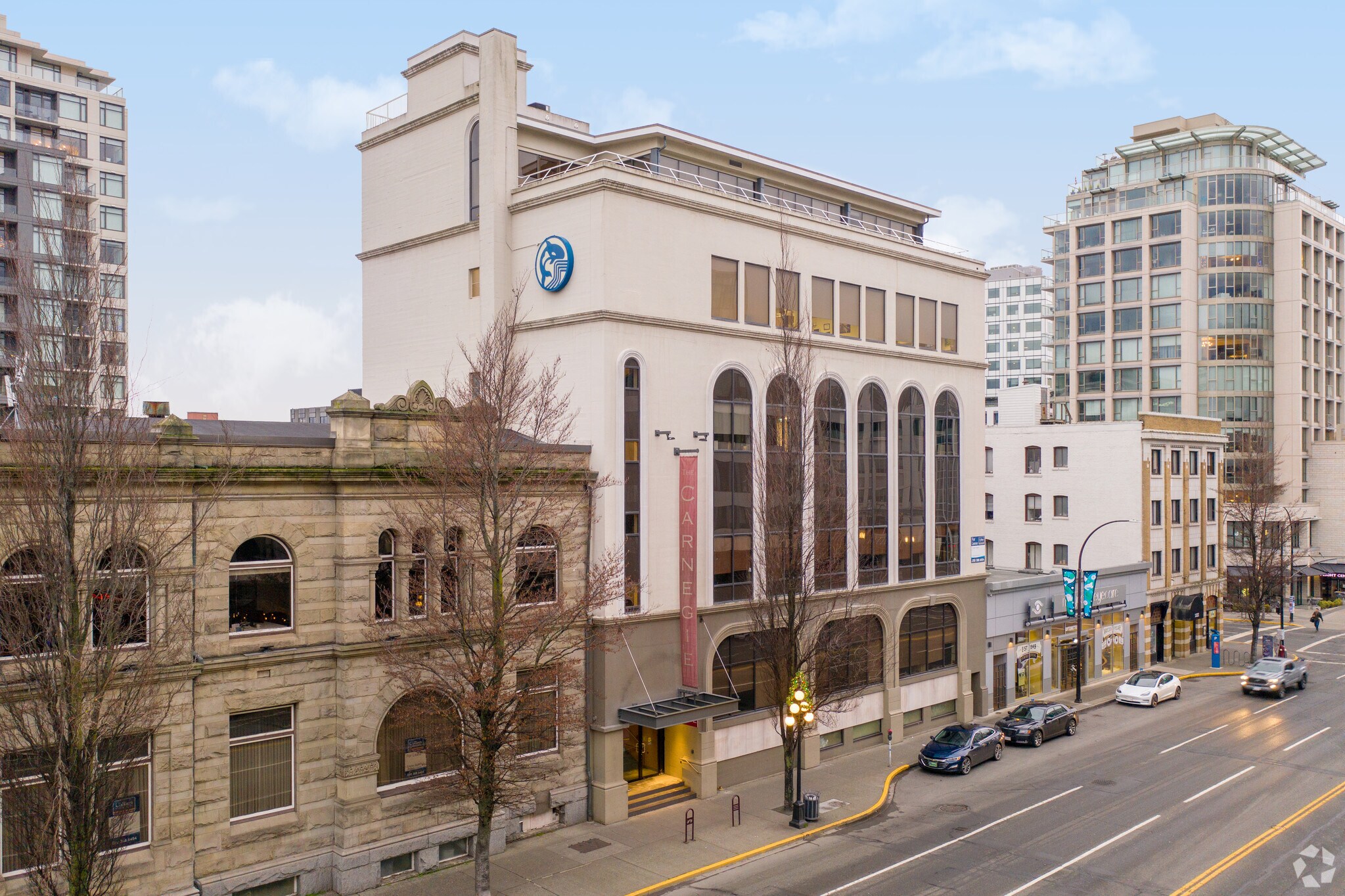 1312 Blanshard St, Victoria, BC à louer Photo de l’immeuble– Image 1 sur 5