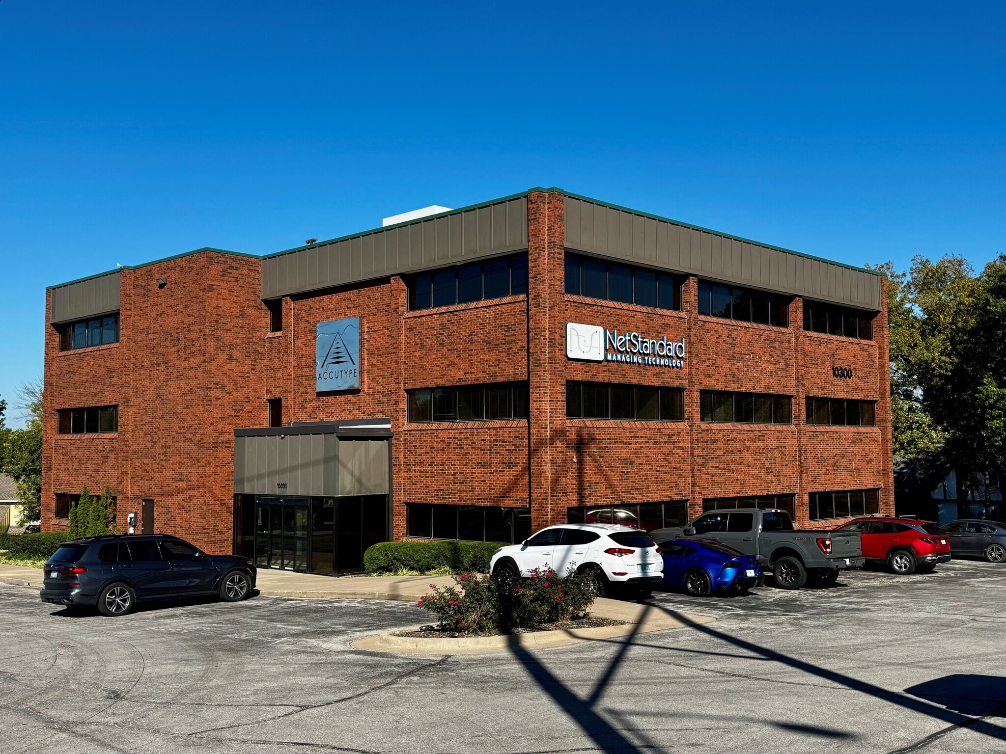 10300 W 103rd St, Overland Park, KS à louer Photo de l’immeuble– Image 1 sur 22