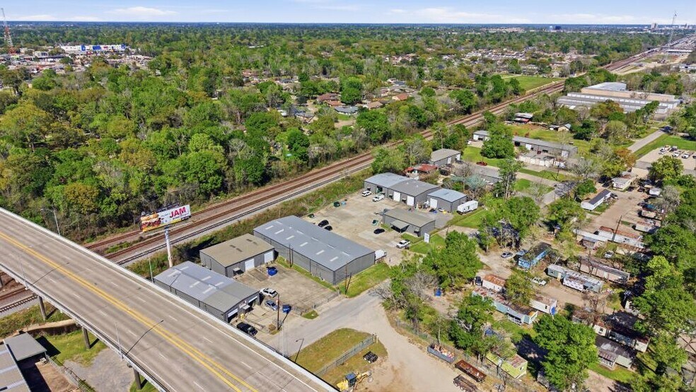 6550 Westwood Blvd, Beaumont, TX à louer - Photo de l’immeuble – Image 3 sur 9