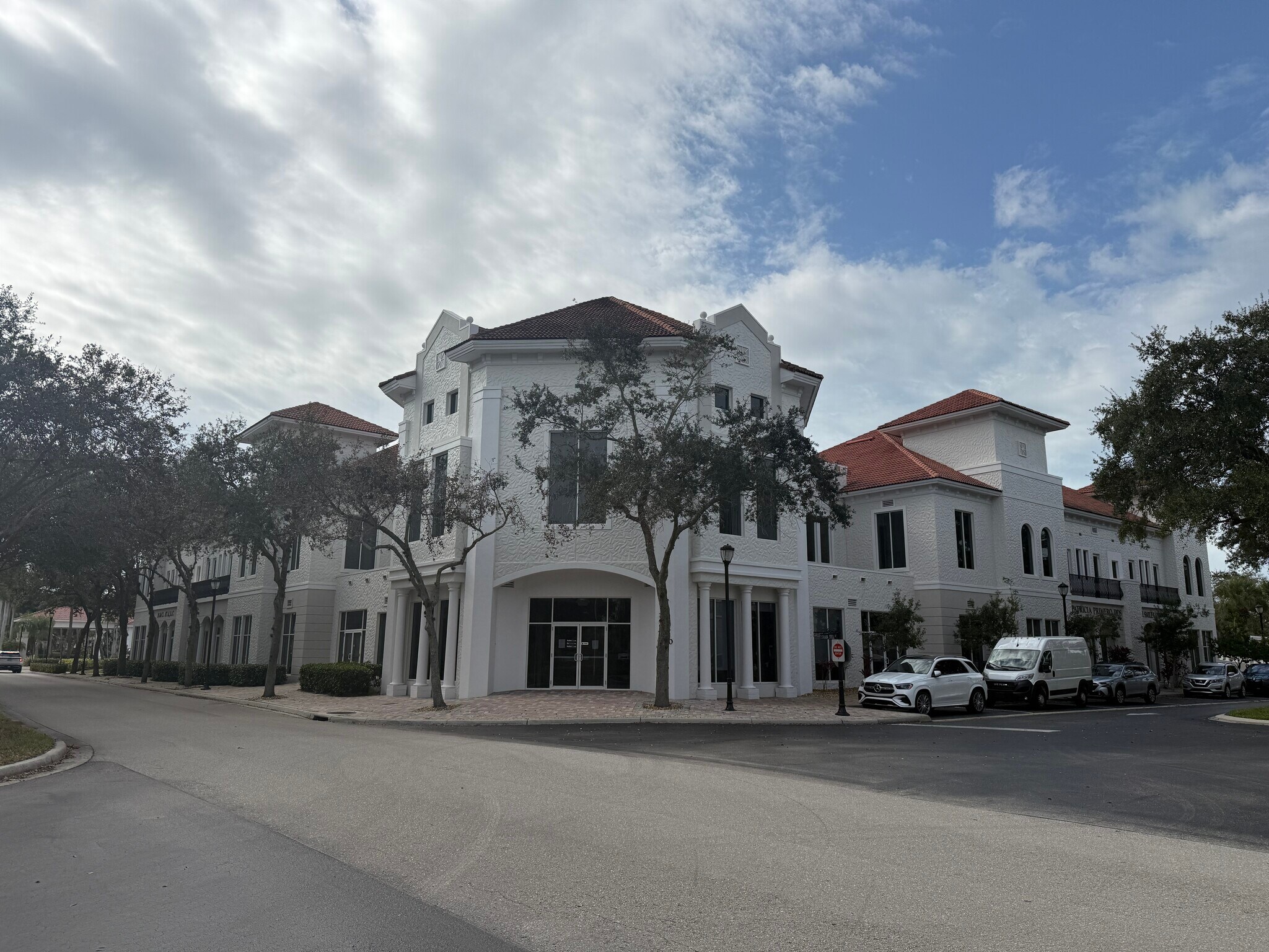 9010 Strada Stell Ct, Naples, FL à louer Photo principale– Image 1 sur 13