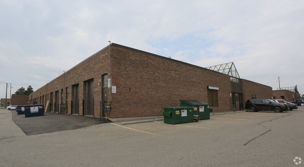 59-63 Alness St, Toronto, ON à louer - Photo principale – Image 1 sur 14
