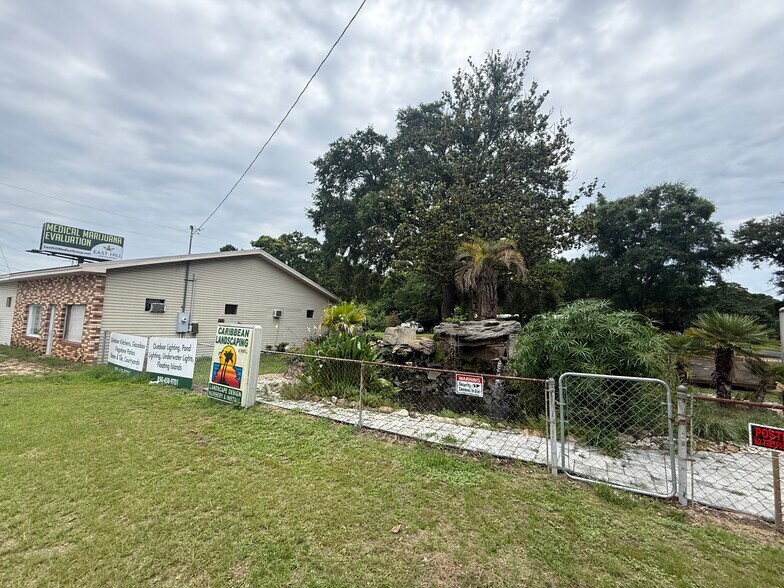 9202 N Davis Hwy, Pensacola, FL à vendre - Photo de l’immeuble – Image 2 sur 18