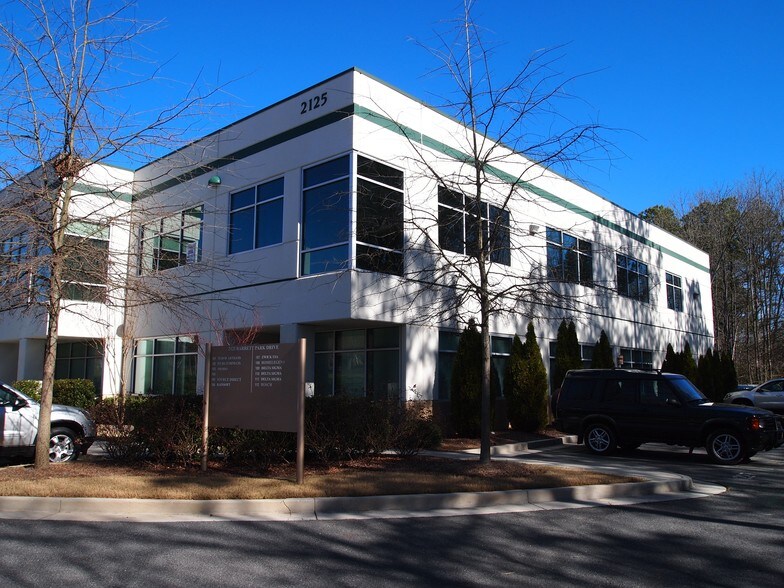 2125 Barrett Park Dr NW, Kennesaw, GA à louer - Photo de l’immeuble – Image 3 sur 5