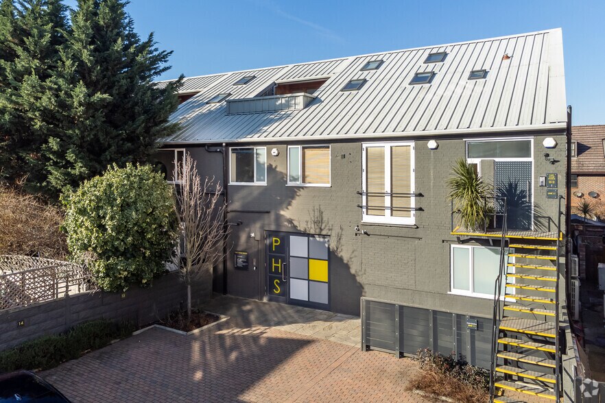 25-37 Cowleaze Rd, Kingston Upon Thames à louer - Photo de l’immeuble – Image 1 sur 14