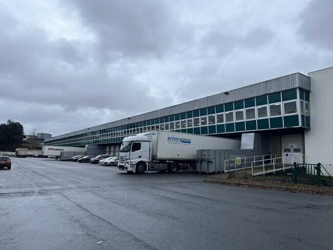 Plus de détails pour 12 Rue De La Ferme Saint-Ladre, Saint-Witz - Bureau, Industriel/Logistique à louer