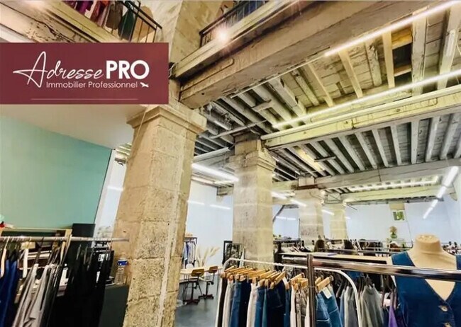 Plus de détails pour Local commercial à louer