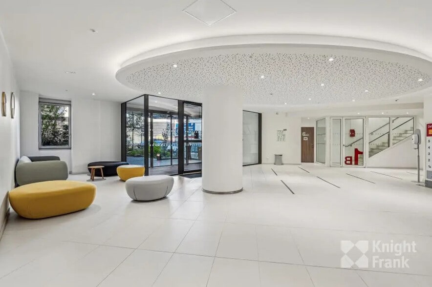 5 Boulevard Des Bouvets, Nanterre à louer - Photo de l’immeuble – Image 2 sur 9