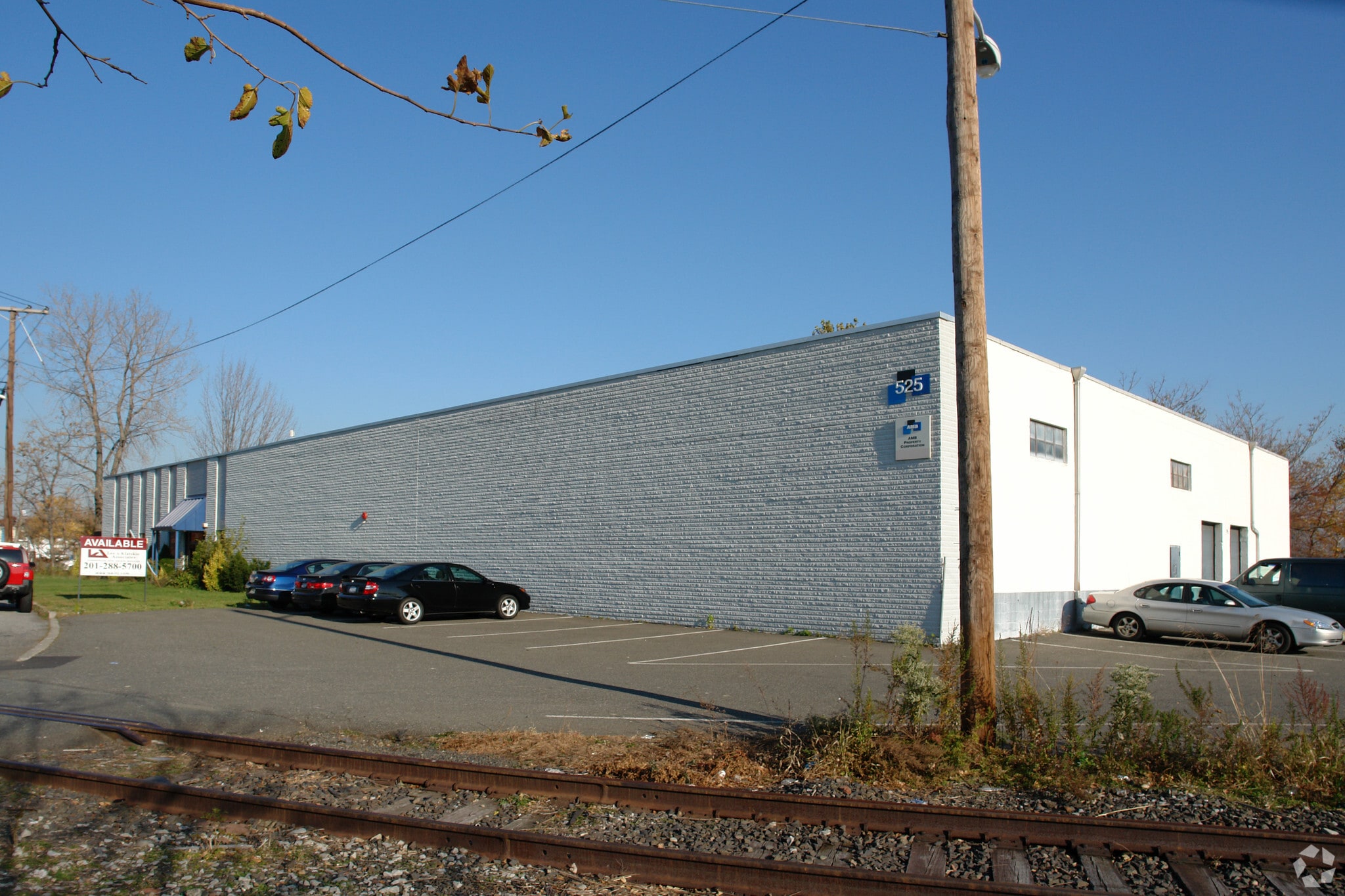 525 Dell Rd, Carlstadt, NJ à louer Photo principale– Image 1 sur 30