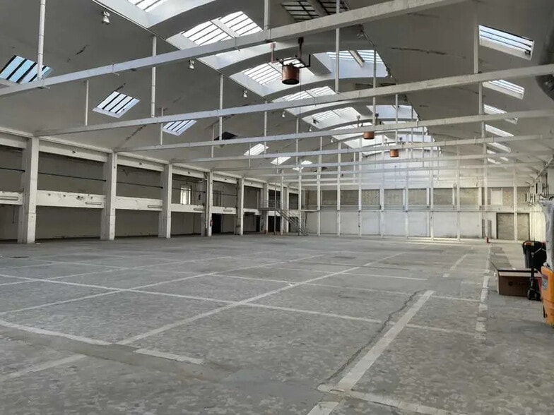 Industriel/Logistique dans La Courneuve à louer - Photo de l’immeuble – Image 1 sur 11