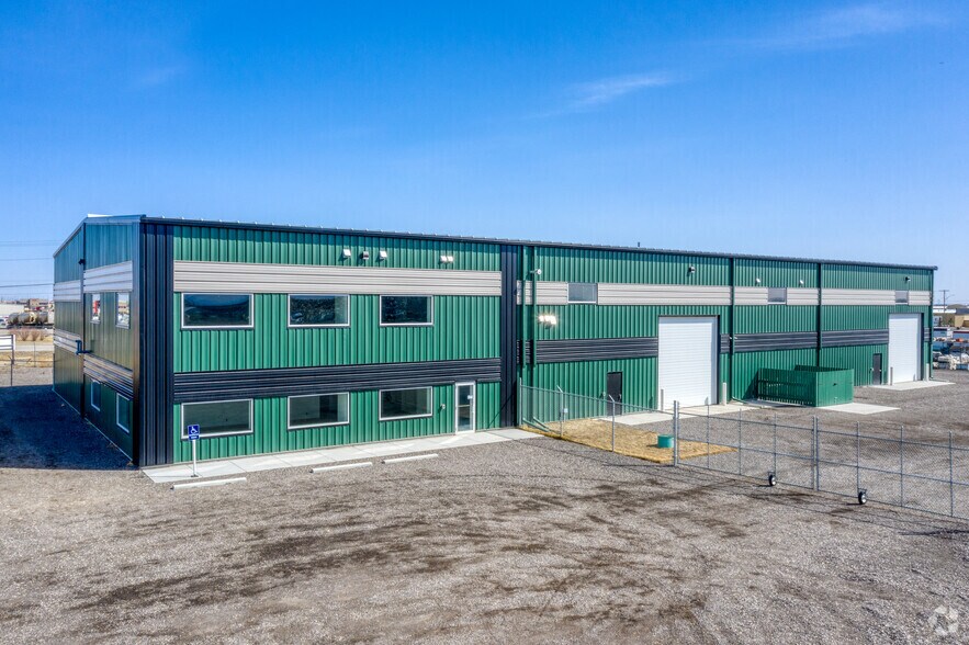 9055 Innovation Ave SE, Calgary, AB à louer - Photo principale – Image 1 sur 10
