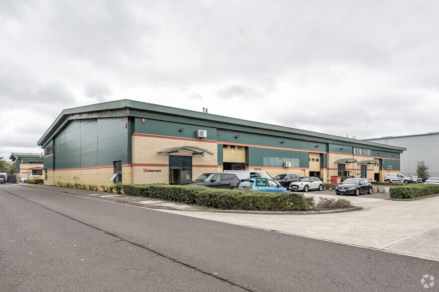 Spitfire Way, South Marston à louer - Photo principale – Image 1 sur 6