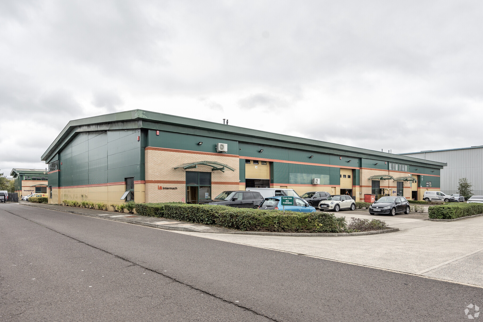 Spitfire Way, South Marston à louer Photo principale– Image 1 sur 7