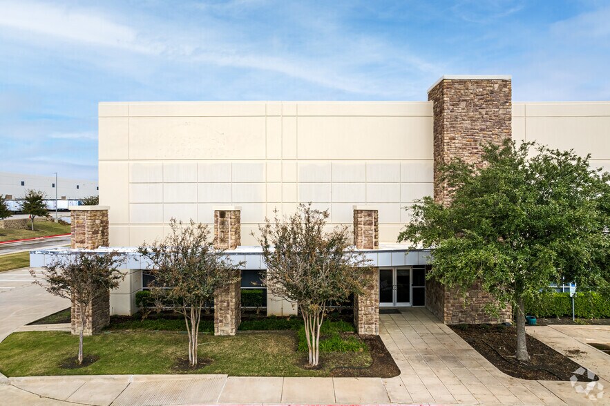 1600 Lakeside Pky, Flower Mound, TX à louer - Photo de l’immeuble – Image 2 sur 4