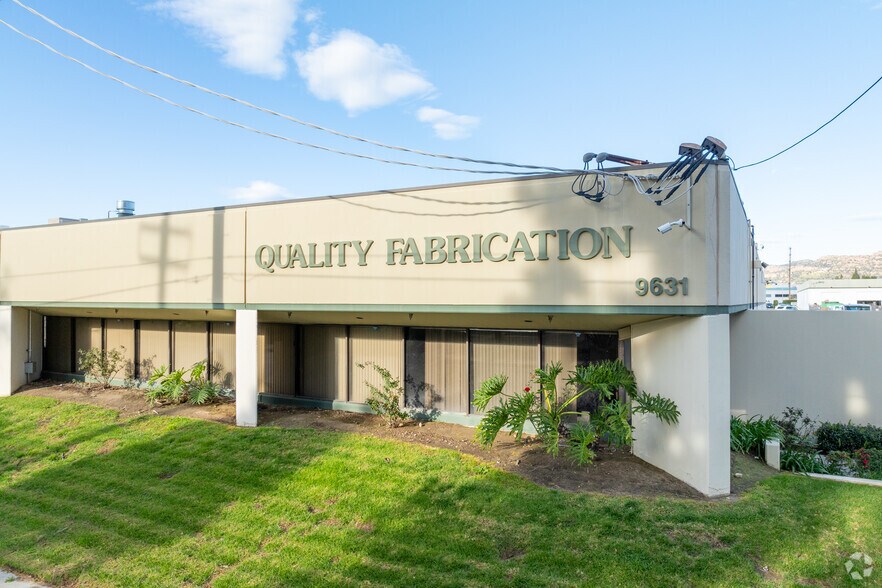 9621-9631 Irondale Ave, Chatsworth, CA à louer - Photo principale – Image 1 sur 9