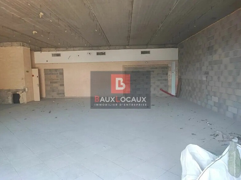 3 Rue Du Mérinos, Saint-Martin-de-Crau à vendre - Photo de l’immeuble – Image 2 sur 6