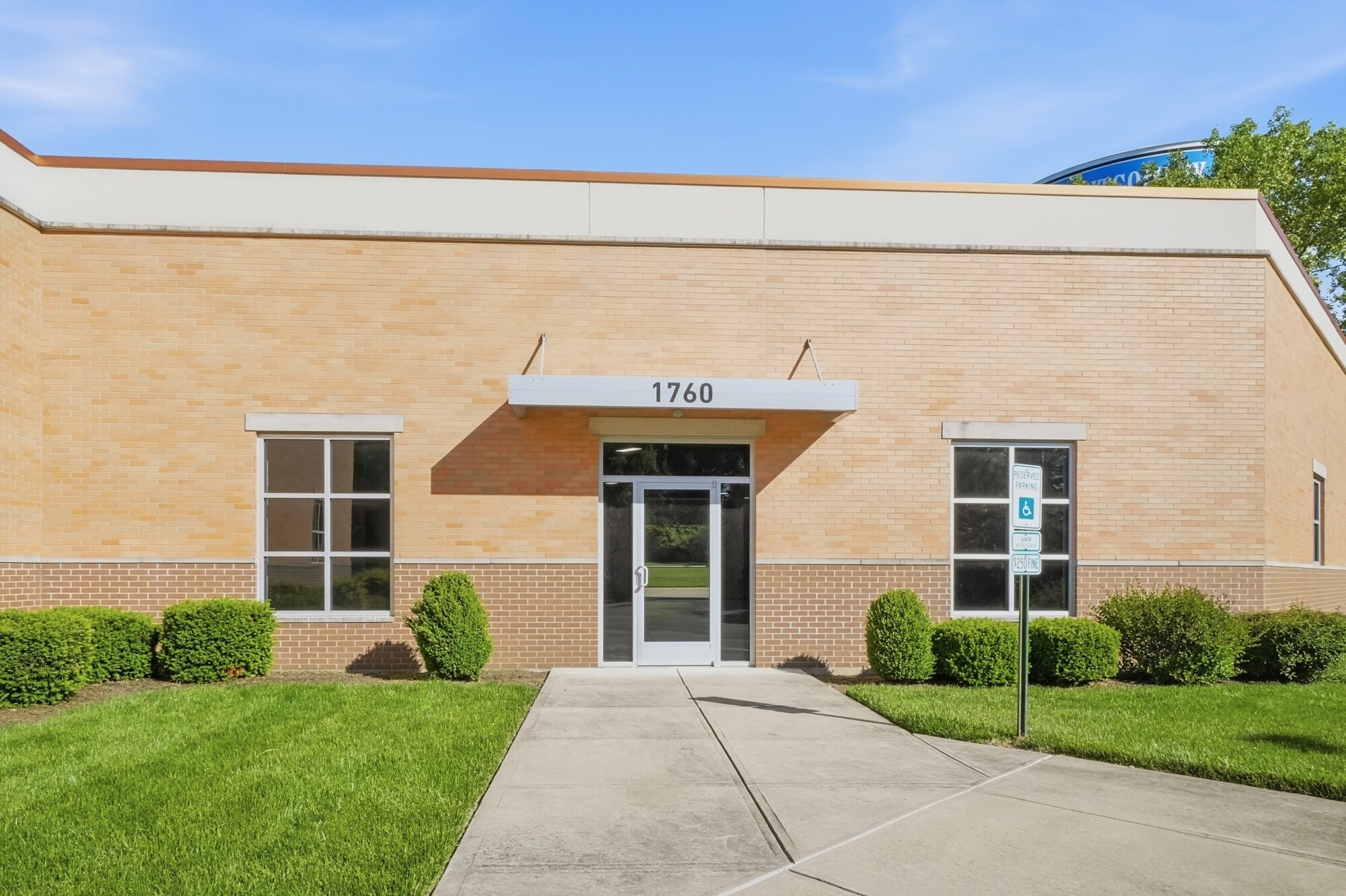 1740 Thomas Paine Pky, Dayton, OH à louer Photo principale– Image 1 sur 30