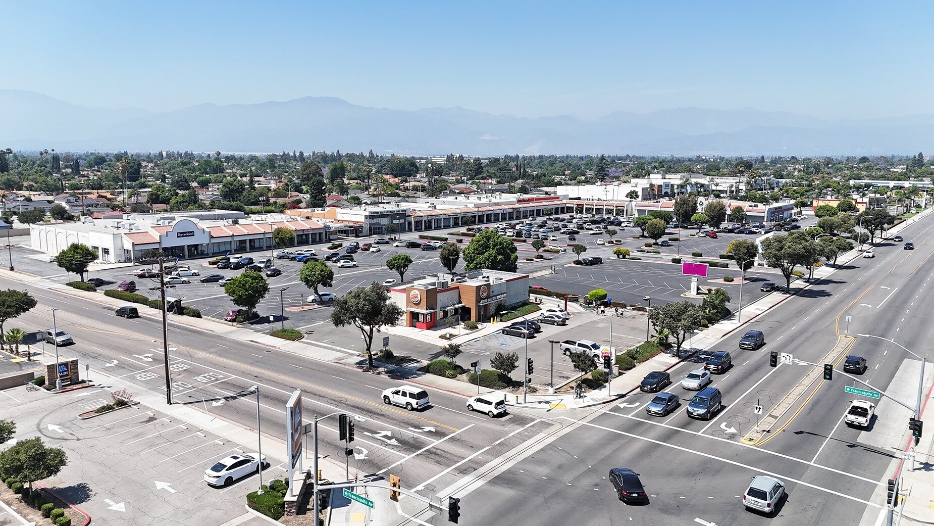 1661 N Hacienda Blvd, La Puente, CA à louer Photo de l’immeuble– Image 1 sur 4