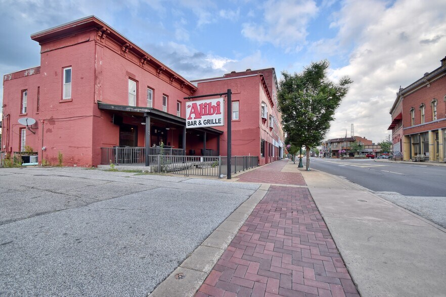 47 W Main St, Geneva, OH à vendre - Photo principale – Image 1 sur 34