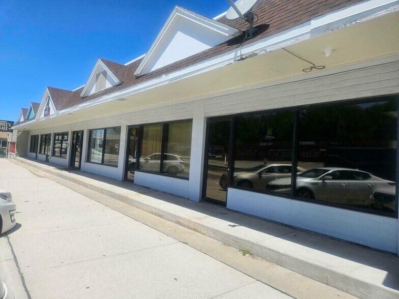 7002-7006 Maple St, Omaha, NE à louer - Photo de l’immeuble – Image 2 sur 6