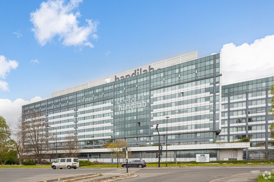 84 Rue Charles Michels, Saint-Denis à louer - Photo de l’immeuble – Image 2 sur 5