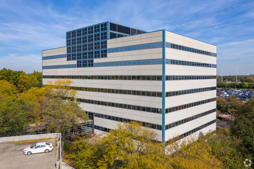 300 N Martingale Rd, Schaumburg, IL à louer - Photo de l’immeuble – Image 2 sur 11