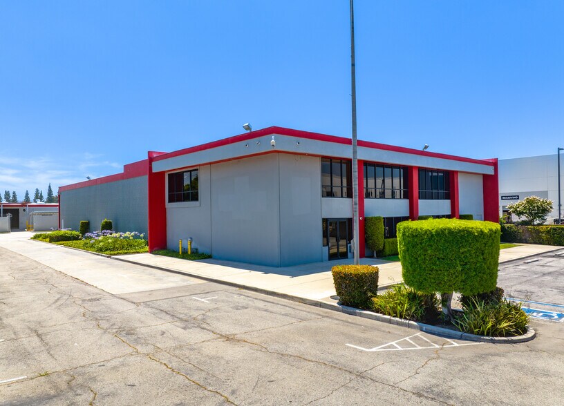 300 S Turnbull Canyon Rd, City of Industry, CA à vendre - Photo de l’immeuble – Image 1 sur 5