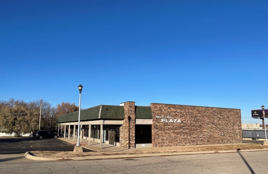 911 SW 37th St, Topeka, KS à louer - Photo de l’immeuble – Image 2 sur 6