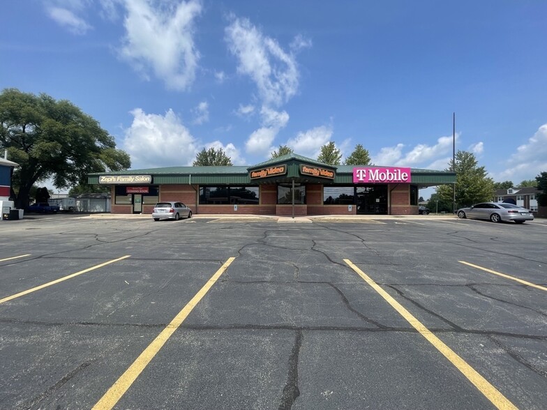 497 W IL Route 38, Rochelle, IL à louer - Photo de l’immeuble – Image 2 sur 2