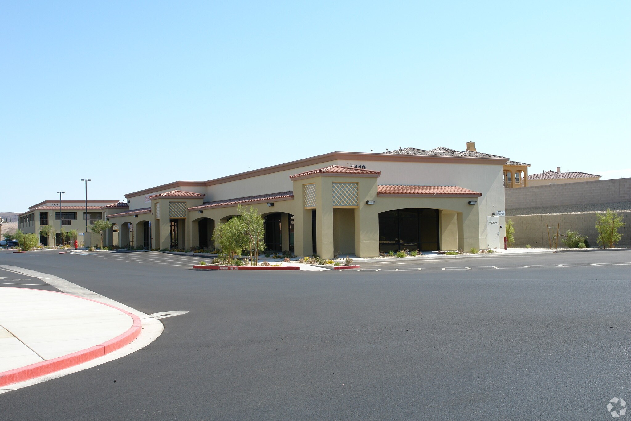 1410 E Lake Mead Pky, Henderson, NV à louer Photo principale– Image 1 sur 24