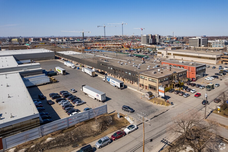 5473-5475 Av Royalmount, Mont-Royal, QC à louer - Aérien – Image 2 sur 12