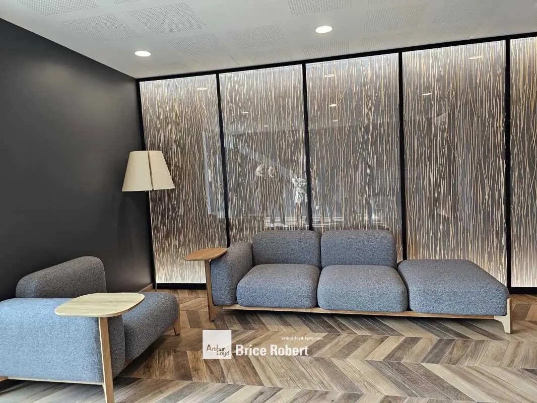Bureau dans Lyon à louer Hall d’entrée– Image 1 sur 13