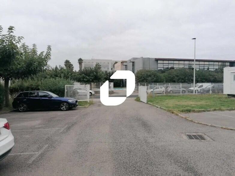 Local d’activités dans Montpellier à louer - Photo de l’immeuble – Image 1 sur 15