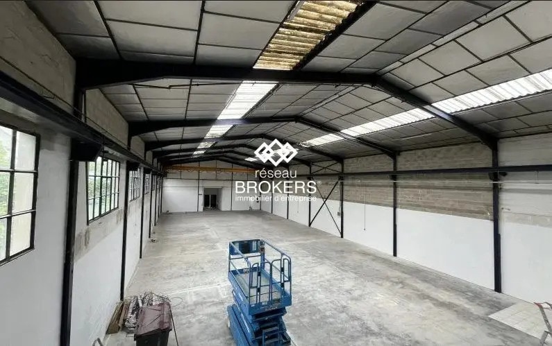 Industriel/Logistique dans Morangis à louer - Photo de l’immeuble – Image 2 sur 2