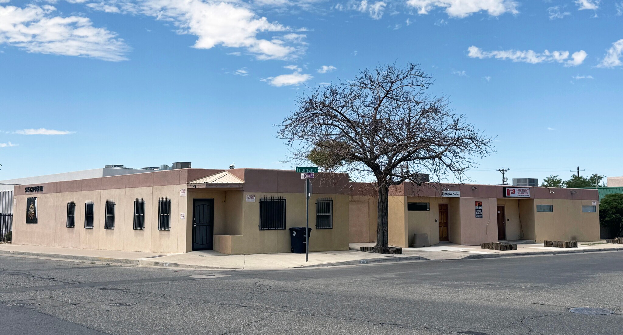 5115 Copper Ave NE, Albuquerque, NM à louer Photo de l’immeuble– Image 1 sur 6