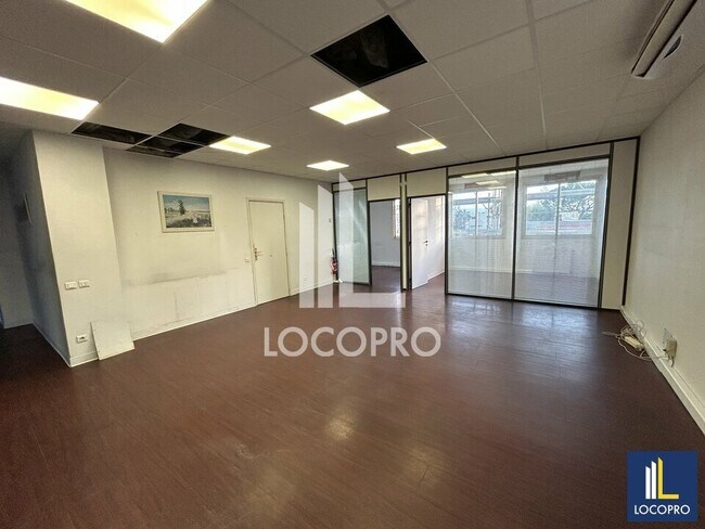 Plus de détails pour Bureau à vendre