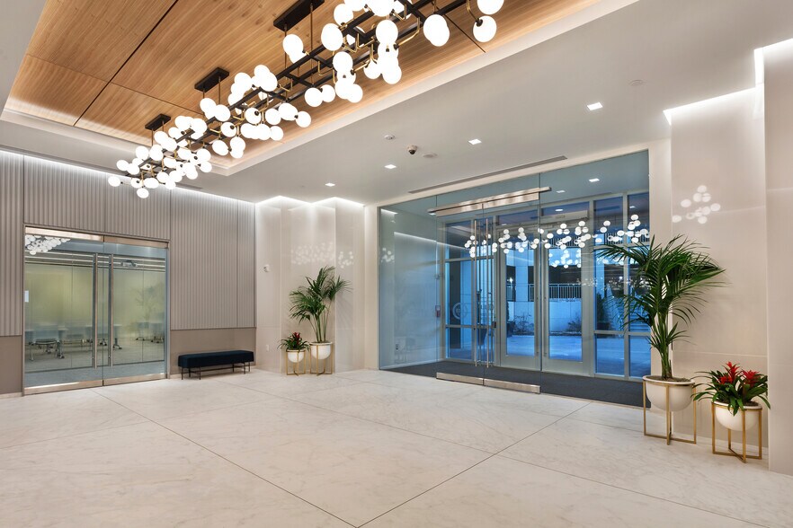 12950 Worldgate Dr, Herndon, VA à louer - Photo de l’immeuble – Image 3 sur 13
