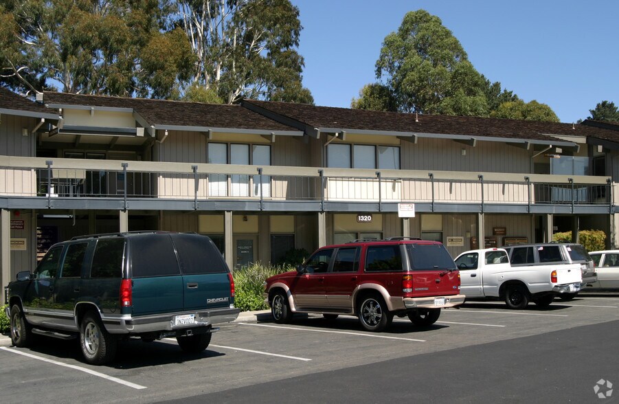 1320 Tara Hills Dr, Pinole, CA à vendre - Photo de l’immeuble – Image 2 sur 5