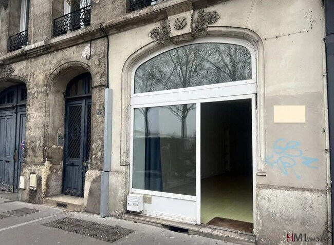 Plus de détails pour Local commercial à vendre