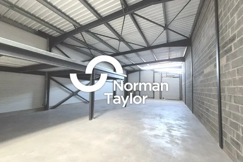 Local d'activités dans Perpignan à vendre - Photo de l’immeuble – Image 1 sur 11