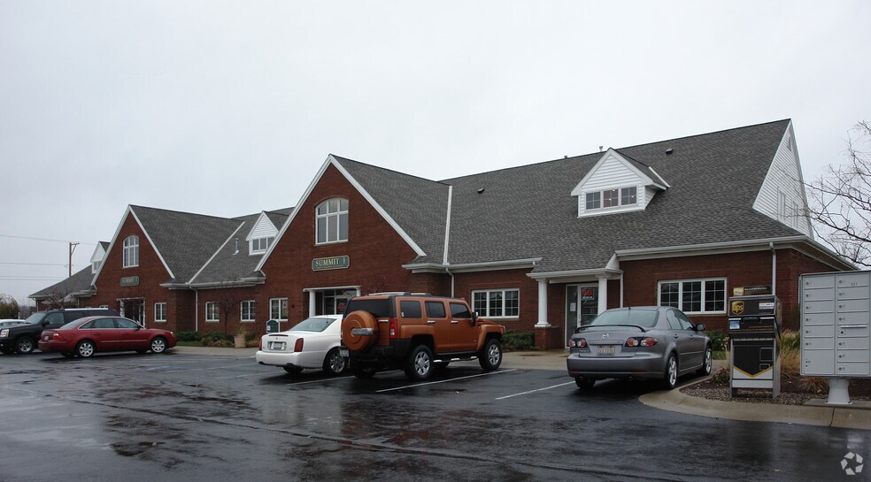 6155 Park Sq, Lorain, OH à vendre - Photo principale – Image 1 sur 21