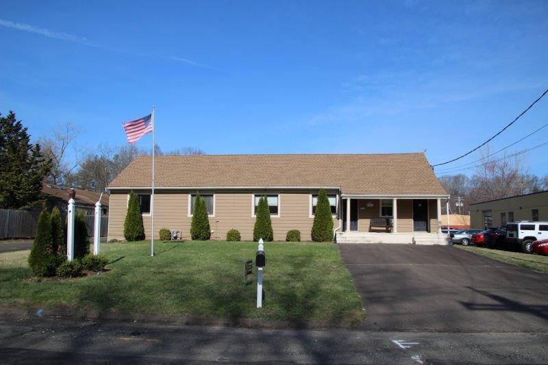 356 Old Maple Rd, North Haven, CT à louer Photo de l’immeuble– Image 1 sur 8