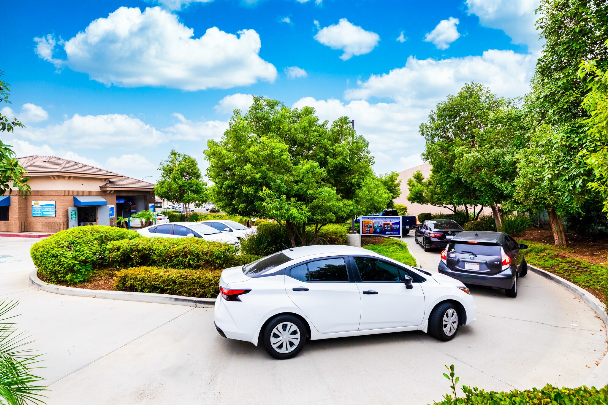 8675 Limonite Ave, Jurupa Valley, CA à vendre Photo principale– Image 1 sur 19
