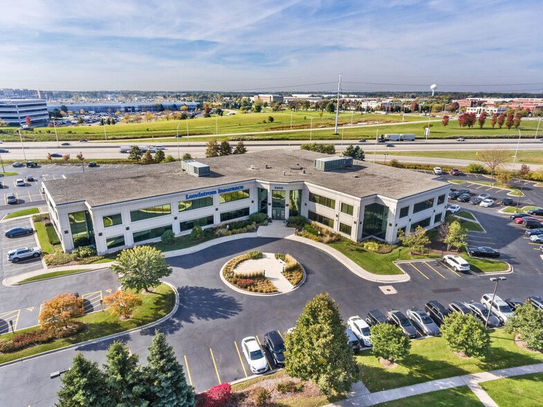 2205 Point Blvd, Elgin, IL à louer - Photo principale – Image 1 sur 10