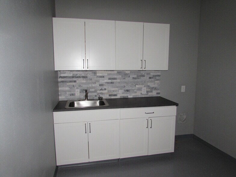 17100 Glenmount Park Dr, Webster, TX à louer - Photo de l’immeuble – Image 2 sur 20