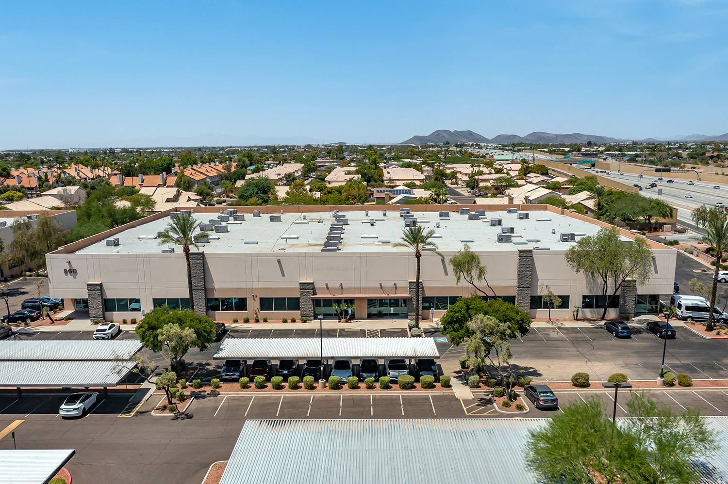 960 W Behrend Dr, Phoenix, AZ à vendre Photo de l’immeuble– Image 1 sur 11