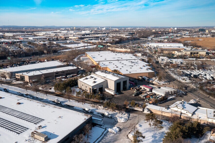 46 Henry St, Secaucus, NJ à vendre - Photo de l’immeuble – Image 3 sur 8