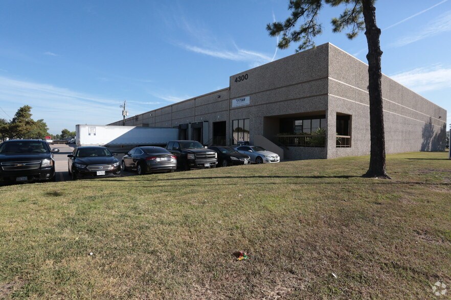 4300 Pine Timbers St, Houston, TX à louer - Photo de l’immeuble – Image 3 sur 3