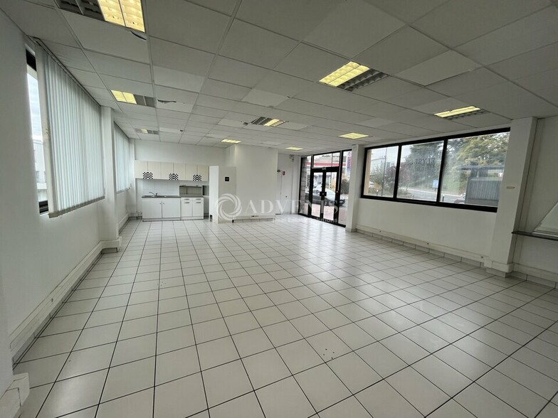 Bureau dans Joinville-le-Pont à louer - Photo intérieure – Image 3 sur 5