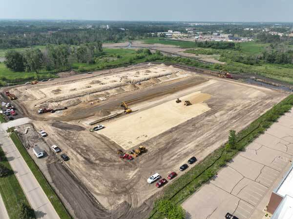 3890 Pheasant Ridge Dr, Blaine, MN à louer - Photo de l’immeuble – Image 2 sur 4